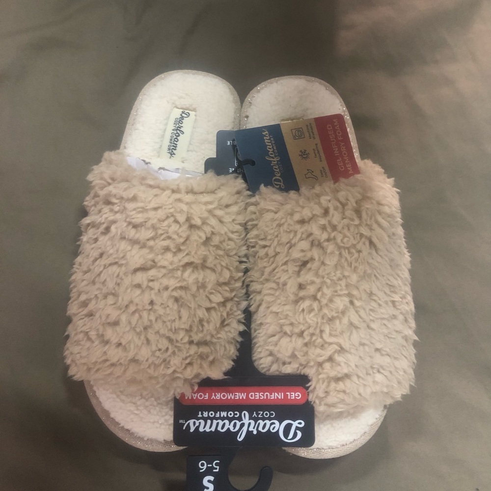 Dearfoam gel infused comfy house  slip on slippers